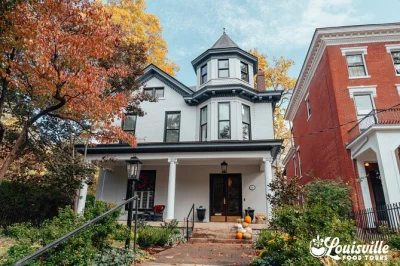 Feel the highlands’ old soul on a small-group louisville walking tour—taste bourbon, sample local dishes, and wander historic streets with a local guide. includes food & drinks.