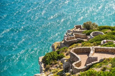Descubre los pingüinos en boulders beach, recorre chapman’s peak, visita el cabo de buena esperanza y observa focas en hout bay. reserva tu tour en cape point hoy.