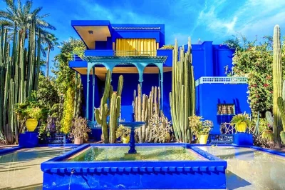Découvrez marrakech en privé : balade dans la médina, palais bahia, souks animés et jardin majorelle, avec prise en charge à l’hôtel et guide local inclus.
