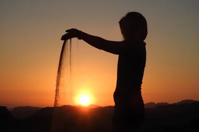 Découvrez petra, wadi rum, jerash et la mer morte en 3 jours depuis amman. hôtel, camp bédouin, balade en jeep et guide local inclus. réservez votre aventure en jordanie.