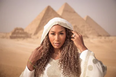 Scopri le piramidi di giza, incontra la sfinge, esplora i tesori del museo egizio e immergiti nel vivace mercato di khan el-khalili a il cairo. include pick-up e pranzo.