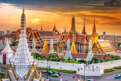 Excursion privée à bangkok au départ du port de laem chabang. découvrez le grand palais, wat pho, wat arun et plus encore. transferts, guide et billets inclus. réservez vite.