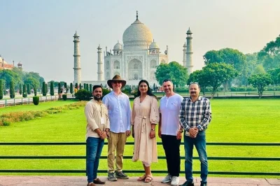 Delhi, taj mahal & agra fort: privater sonnenaufgangsausflug mit guide, frühstück im 5-sterne-hotel, abholung & eintritte inklusive.