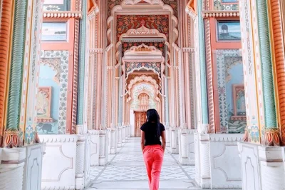 Explore as cores de jaipur com um guia particular—registre patrika gate, hawa mahal, forte amer e os mercados vibrantes. inclui transporte flexível, busca no hotel e dicas locais.