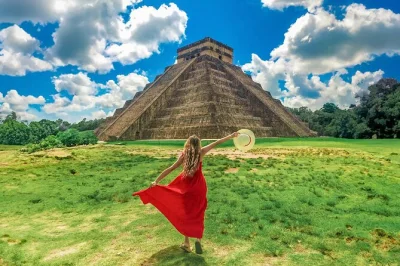 Vivi l’energia millenaria di chichen itza con un tour in piccolo gruppo da cancun o riviera maya, con trasporto rapido in van, guida esperta e pranzo incluso.