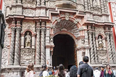 Feel lima’s layers—love park, huaca pucllana, plaza mayor, and san francisco’s catacombs—on a guided half-day tour with hotel or airport pickup included.