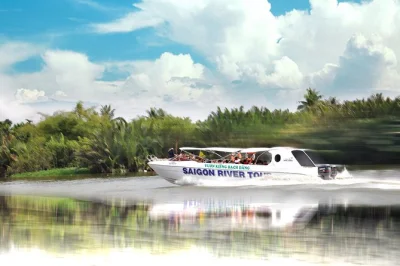 Ab ho-chi-minh-stadt mit dem speedboot zu den cu chi tunneln, unterirdische geschichte entdecken und ein vietnamesisches mittagessen am fluss genießen. inklusive abholung & guide.