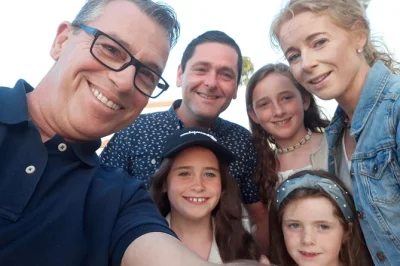 Traslados privados desde faro a lisboa, sevilla, lagos o albufeira. conductores locales confiables, recogidas flexibles y asientos para bebés disponibles.