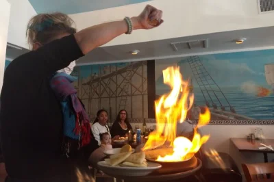 Découvrez st. augustine en dégustant spécialités locales et vins avec un guide agréé. boissons incluses à chaque étape, accès fauteuil roulant, ambiance conviviale en petit groupe.