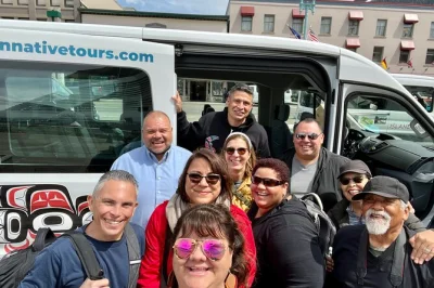 Descubre ketchikan en un tour privado: parques de tótems, bosque tongass y relatos locales. transporte, entradas y paradas flexibles incluidas.