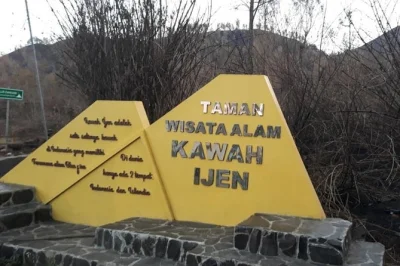 Private ijen blue fire trekking-tour ab bali. abholung direkt am hotel, fährüberfahrt nach java, einheimischer guide, ausrüstung, mahlzeiten. erleben sie das blaue feuer des kawah ijen sicher und e