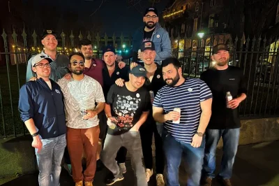 New orleans french quarter: erlebe eine gruselige bar-tour mit echten geistergeschichten, exklusiven drinks und vip-zugang zu historischen pubs.