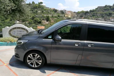 Disfruta un transfer privado de sorrento a nápoles con conductor que habla inglés, recogida en tu puerta y viaje cómodo sin estrés.