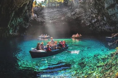 Arrivi a kefalonia? trasferimento privato dall’aeroporto o porto di argostoli con autista che parla inglese, taxi climatizzato e accoglienza senza sorprese.