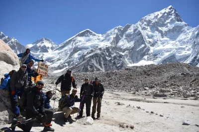 Vivi il trekking guidato all’everest base camp da lukla, tra villaggi sherpa, il monastero di tengboche e viste mozzafiato sulle montagne. include transfer e pasti.
