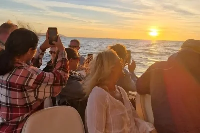 Descubre desde split la cueva azul, hvar y calas secretas en lancha rápida. nada, haz snorkel y pasea por pueblos dálmatas con guía y equipo incluido.