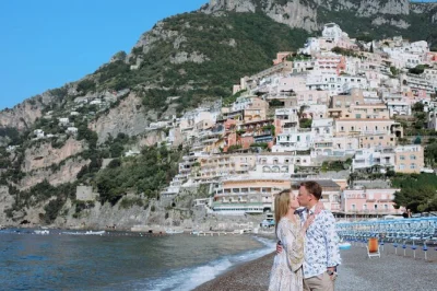 Positano, santa maria assunta y la playa: reserva tu sesión privada de fotos para parejas, familias o viajeros solos. captura los rincones más icónicos y naturales.