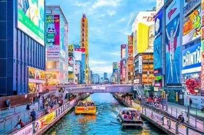 Inizia la tua avventura a osaka con un tour a piedi tra dotonbori, il mercato kuromon e i quartieri retro più originali—con guida locale, durata flessibile e assaggi inclusi.