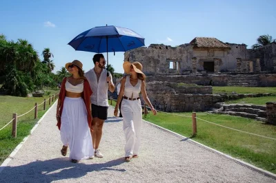 Nuota con le tartarughe ad akumal, scopri le rovine di tulum, immergiti in un cenote maya e gusta un pranzo rilassante in spiaggia, con guida locale e transfer inclusi.