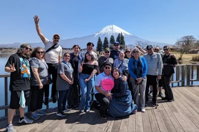 Entdecke die ruhige seite des mt. fuji bei einer kleinen gruppentour ab shimizu hafen – mit dem idyllischen tanuki-see, den shiraito-wasserfällen und dem fujisan hongu sengen-schrein. abholung inkl