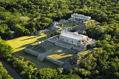 Entdecke uxmal und kabah, spüre die alten steine, genieße echten maya-schokolade und ein leckeres mittagessen – inklusive abholung ab mérida.
