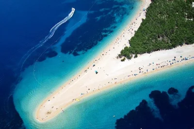 Reserve um passeio privado de um dia saindo de split para brač, hvar e ilhas pakleni. nade na praia zlatni rat, prove vinhos locais e explore vilarejos das ilhas. tour em grupo pequeno.