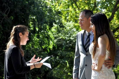 Celebrate your love in paris with a personal vow renewal, guided by a celebrant and captured by a professional photographer. flexible locations, hd photos included.