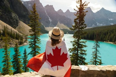 Scopri i laghi glaciali, passeggia per banff e visita moraine lake anche quando la strada è chiusa—tour in piccolo gruppo con pickup da calgary o banff.