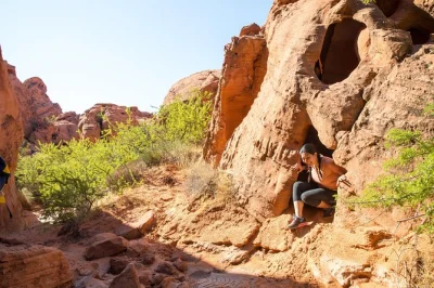 Trade the city lights for nevada’s red rocks on a valley of fire hike from las vegas, with a local guide, hotel pickup, snacks, and stops at ancient petroglyphs.