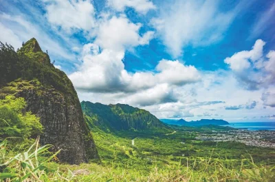 Découvrez oahu en une journée : diamond head, temple byodo-in, baignade à waimea valley, glace pilée à haleiwa, avec prise en charge à l’hôtel.