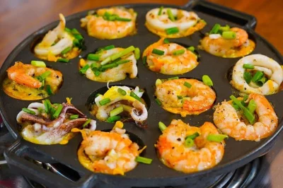 Entdecke ho-chi-minh-stadts streetfood mit einem local, probiere 10 authentische gerichte, schlendere über den blumenmarkt und genieße den hoteltransfer. ausgezeichnete tour.