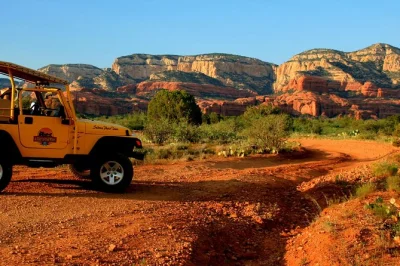 Sedona, boynton canyon e suas formações rochosas incríveis. passeio privado de jeep com guia local, histórias autênticas e vistas de tirar o fôlego.