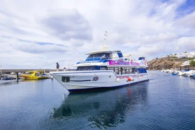 Hop between puerto del carmen & puerto calero by water taxi, take in lanzarote’s coast, relax on board with flexible departures and easy boarding. book your crossing.