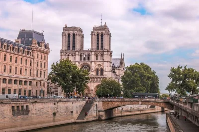 Feel the spirit of notre-dame in paris with a small-group guided tour, interior access, and stories from local experts. includes flexible entry and personal insights.