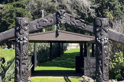 Discover waiheke island’s māori history, native bush walks, and local culture on a private heritage tour. includes lunch, expert guide, and ferry pickup.