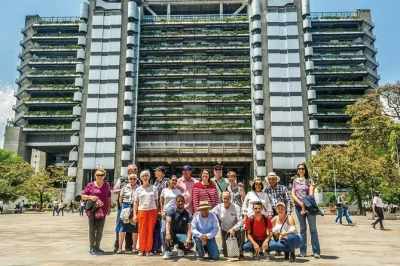 Ride medellín’s metro cable, wander botero plaza’s sculptures, and relax at barefoot park—all with a local guide and city transport included.