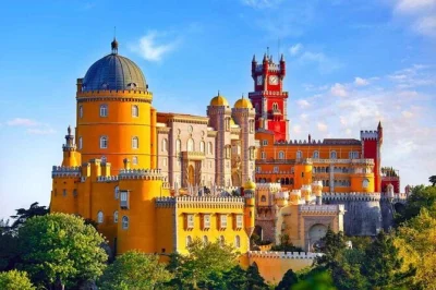 Descubra os palácios de sintra, explore os jardins da regaleira e aproveite a charmosa vila de cascais com guia local—ingressos e transporte com ar-condicionado incluídos saindo de lisboa.