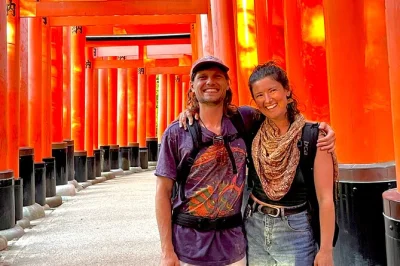 Erlebe kyoto ganz still am frühen morgen – schlendere durch die roten torii von fushimi inari, entdecke den bambuswald von arashiyama und besuche den tenryu-ji tempel mit einem englischsprachigen g