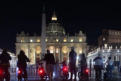 Start your rome night with an aperitif near santa maria maggiore, then ride an e-bike through iconic sites like the colosseum & vatican. small group, dinner included.