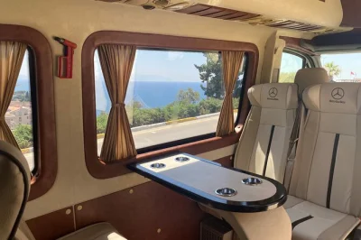 Descubre la antigua Éfeso, visita la casa de la virgen maría y disfruta un almuerzo turco en esta excursión privada desde kusadasi, con transporte y entradas incluidas.