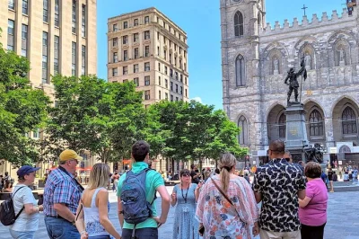 Parcourez les rues pavées du vieux-montréal en petit groupe. découvrez la basilique notre-dame, le marché bonsecours, savourez une gourmandise locale avec un guide expert.