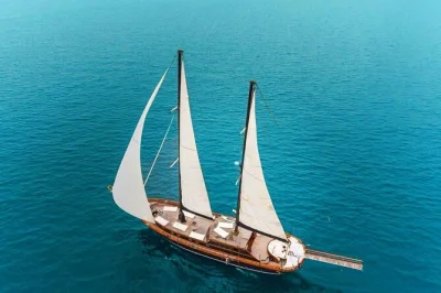 Von athen zu den inseln agistri, moni und aegina segeln – mit mittagessen, badepausen und getränken. erlebe griechisches inselgefühl, leckeres essen und herzliche crew.