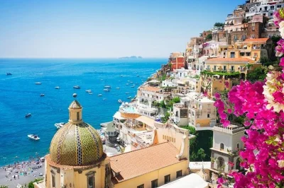 Descubra a costa amalfitana em um passeio saindo de nápoles ou salerno. explore as ruelas de positano, navegue por amalfi e relaxe nos jardins de ravello. transporte incluso.