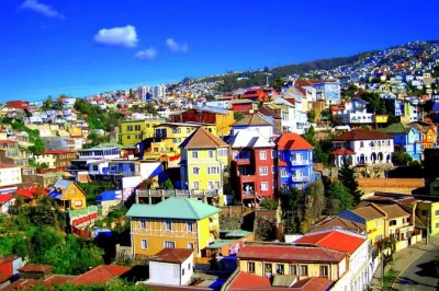Colorful valparaiso hills, viña del mar’s seaside, and a casablanca valley wine tasting—plus hotel pickup and funicular ride. a vibrant day trip from santiago.