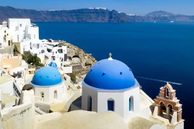 Scopri santorini con un tour privato e personalizzato: visita oia, red beach, l’antica akrotiri o i villaggi nascosti al tuo ritmo. include pick-up e guida locale.