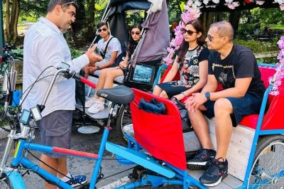 Descubre central park en pedicab: visita lugares de películas, escucha historias curiosas y haz paradas para fotos. incluye guía local y todos los gastos.