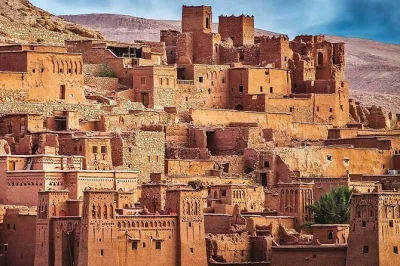 Erlebe die stille der sahara, reite bei sonnenuntergang auf kamelen, erkunde die alten gassen von aït ben haddou und schlafe unter dem sternenhimmel – mit abholung und lokalem guide.