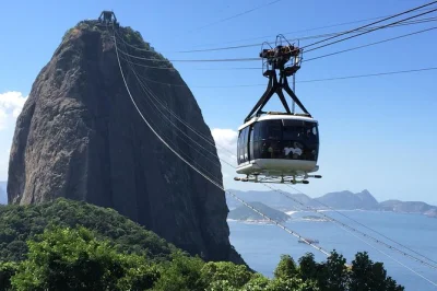 Siente el ritmo de río en un tour de medio día con cristo redentor, teleférico al pan de azúcar y vistas increíbles. incluye traslado, guía y entradas opcionales.