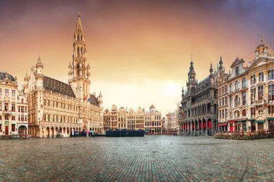 Step into brussels’ mysterious past on a lantern-lit evening tour, hearing tales of revolt and tragedy with a local guide. reserve your spot online now.