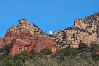 Feel the sedona vortex energy, learn local geology, and visit amitabha stupa on a 3-hour van tour with a guide. includes ac vehicle and parking fees.